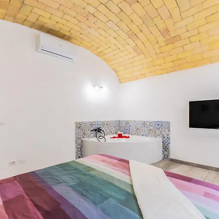 Loft Con Jacuzzi, A 20 M Colosseo Rome