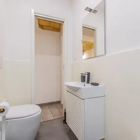 Loft Con Jacuzzi, A 20 M Colosseo Rome