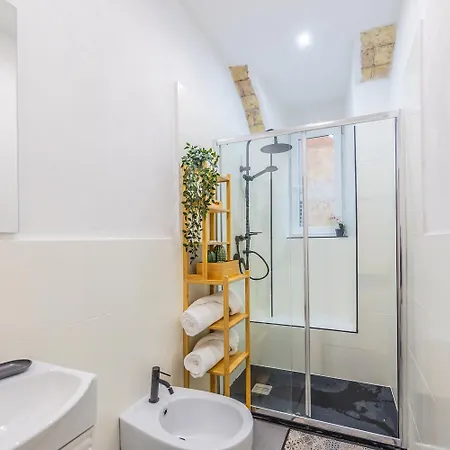 Apartment Loft Con Jacuzzi, A 20 M Colosseo Rome