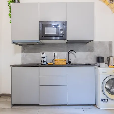 Loft Con Jacuzzi, A 20 M Colosseo Apartment *