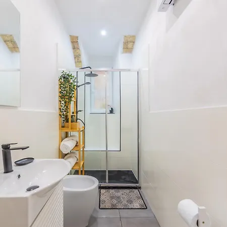 Loft Con Jacuzzi, A 20 M Colosseo Appartement